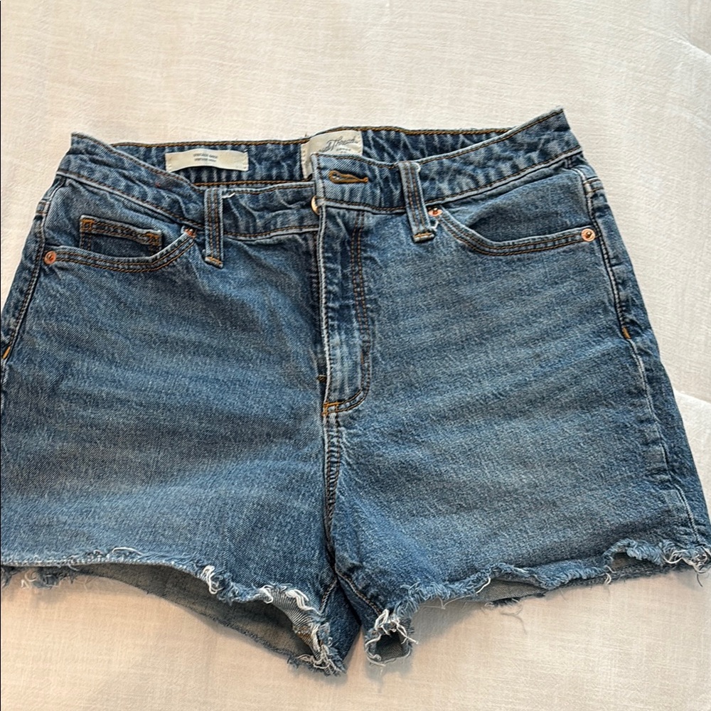 Universal Thread Blue Jean Shorts High-Waisted Cut-Off